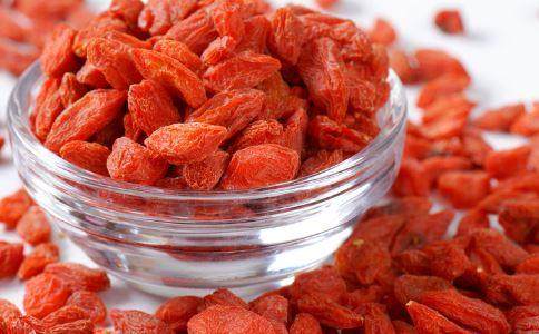 枸杞直接吃好還是泡水喝好?中醫(yī)專家終于給出答案了