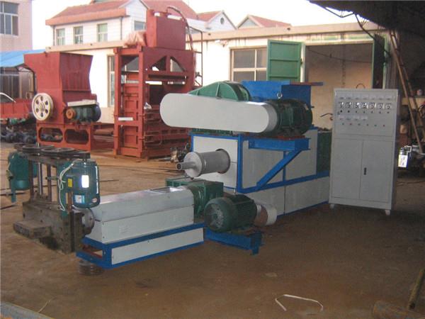 主副機螺桿料筒均采用高強度碳素結構鋼制造 主副機螺桿料筒均采用高強度碳素結構鋼制造