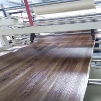 新型環(huán)保spc石塑地板生產(chǎn)設(shè)備