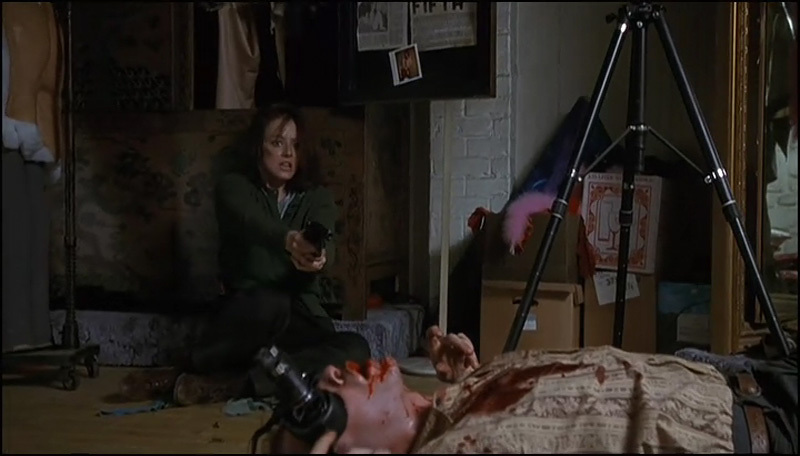 克拉莉絲在“魔窟”中擊斃水牛比爾