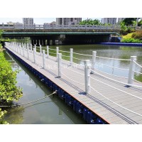 來(lái)一波輕功水上漂 感受水上浮橋的魅力！13710604557